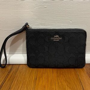 Coach Outline Sig C Jacquard Zip Black Small Wristlet/Wallet Sleek Old Money